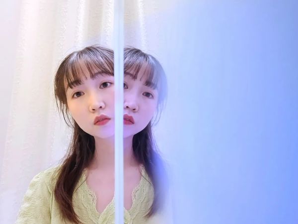 宅家如何用手机美美地自拍?