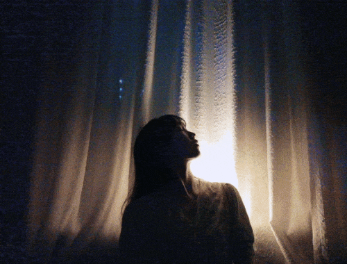 宅家如何用手机美美地自拍?