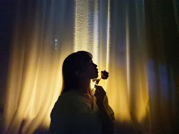 宅家如何用手机美美地自拍?